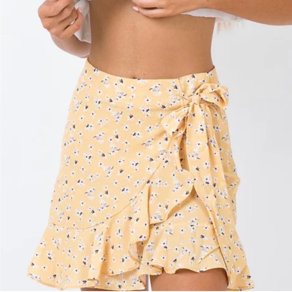 princess polly zecca mini skirt in yellow size US 10
